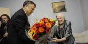 Александр Дрозденко поздравил жительницу Всеволожского района с сотым днем рождения