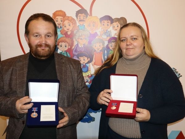 Мгинчане отмечены знаками отличия «Слава матери» и «Отцовская доблесть» Мгинчане отмечены знаками отличия «Слава матери» и «Отцовская доблесть»