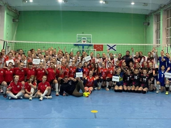 Международный волейбольный турнир стартовал в Шлиссельбурге Международный волейбольный турнир стартовал в Шлиссельбурге