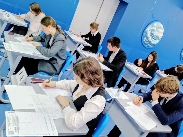 В Кировском районе провели массовую репетицию ЕГЭ по математике В Кировском районе провели массовую репетицию ЕГЭ по математике