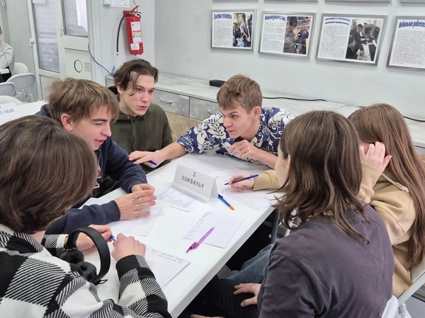 Юные интеллектуалы сразились в отборочном туре чемпионата «ПоЛЭТелИ с нами» Юные интеллектуалы сразились в отборочном туре чемпионата «ПоЛЭТелИ с нами»