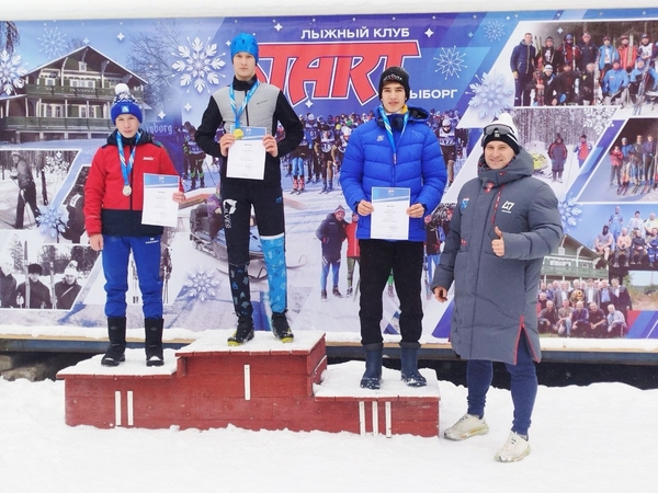 Наши лыжники поднялись на пьедестал Кубка Губернатора Наши лыжники поднялись на пьедестал Кубка Губернатора