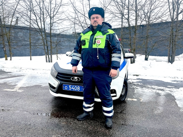 «Предъявите ваши документы!» «Предъявите ваши документы!»