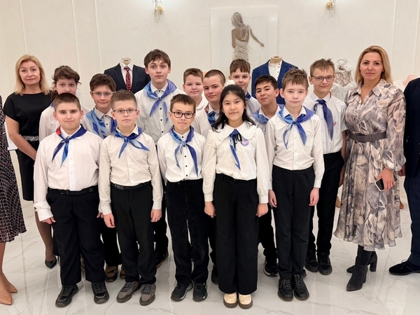 В Кировском районе открылась передвижная выставка о семейных традициях В Кировском районе открылась передвижная выставка о семейных традициях