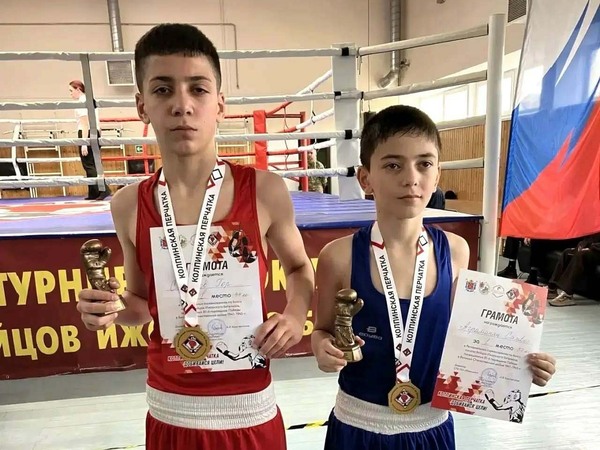 Кировские боксёры взяли золото на областном турнире Кировские боксёры взяли золото на областном турнире