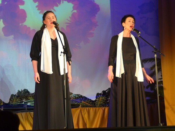 Вокальный ансамбль «Лада» выступил с отчётным концертом в Приладожском Вокальный ансамбль «Лада» выступил с отчётным концертом в Приладожском