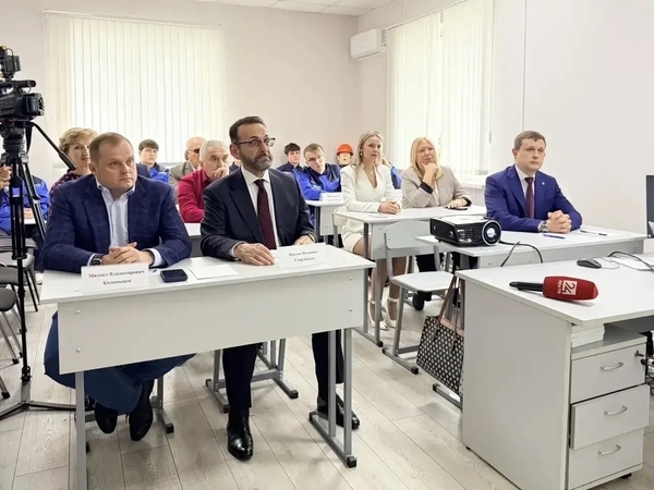 Первая профессия – со школьной скамьи Первая профессия – со школьной скамьи