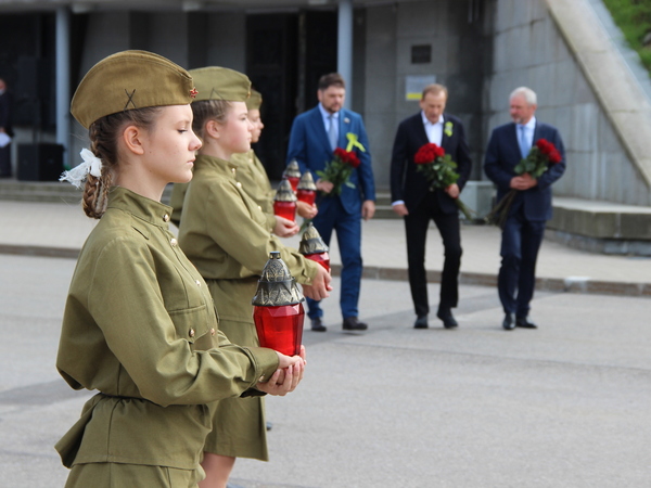 В Кировском районе почтили память героев Ленинграда В Кировском районе почтили память героев Ленинграда